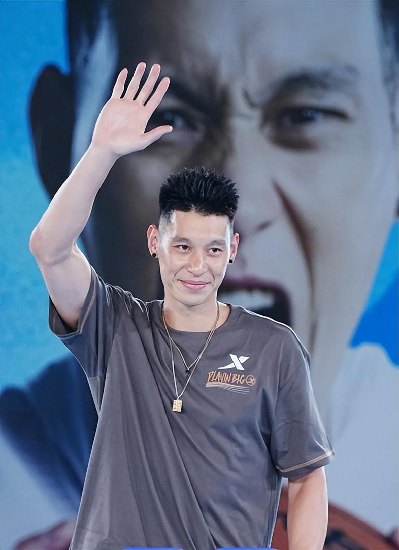 暴赚4.7亿退役！林书豪5大经典战：打服波波，科比爆粗，力压乔丹